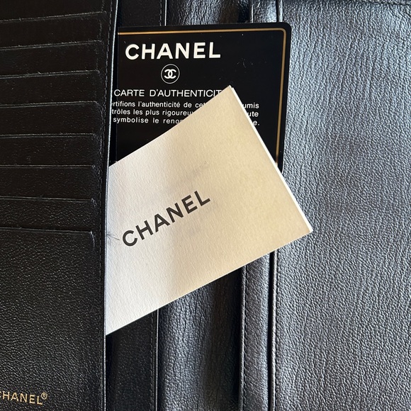 CHANEL Authentic Black Leather Bifold Wallet. 5 Pockets,8 Card Pockets. - Picture 10 of 11